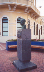Busto del Doctor Bartolom&eacute; Aplinario, en el Paseo de las Canteras, Las Palmas de Gran Canaria
